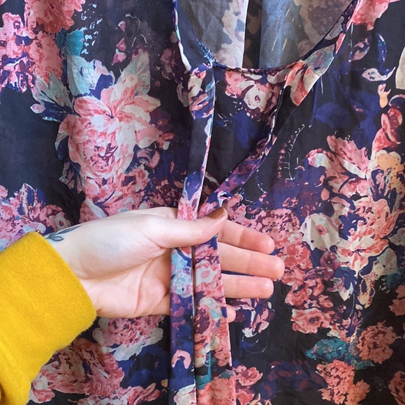 Xhilaration Sheer Quarter Length Sleeve Floral Print Tie-Front Top - Picture 3 of 5